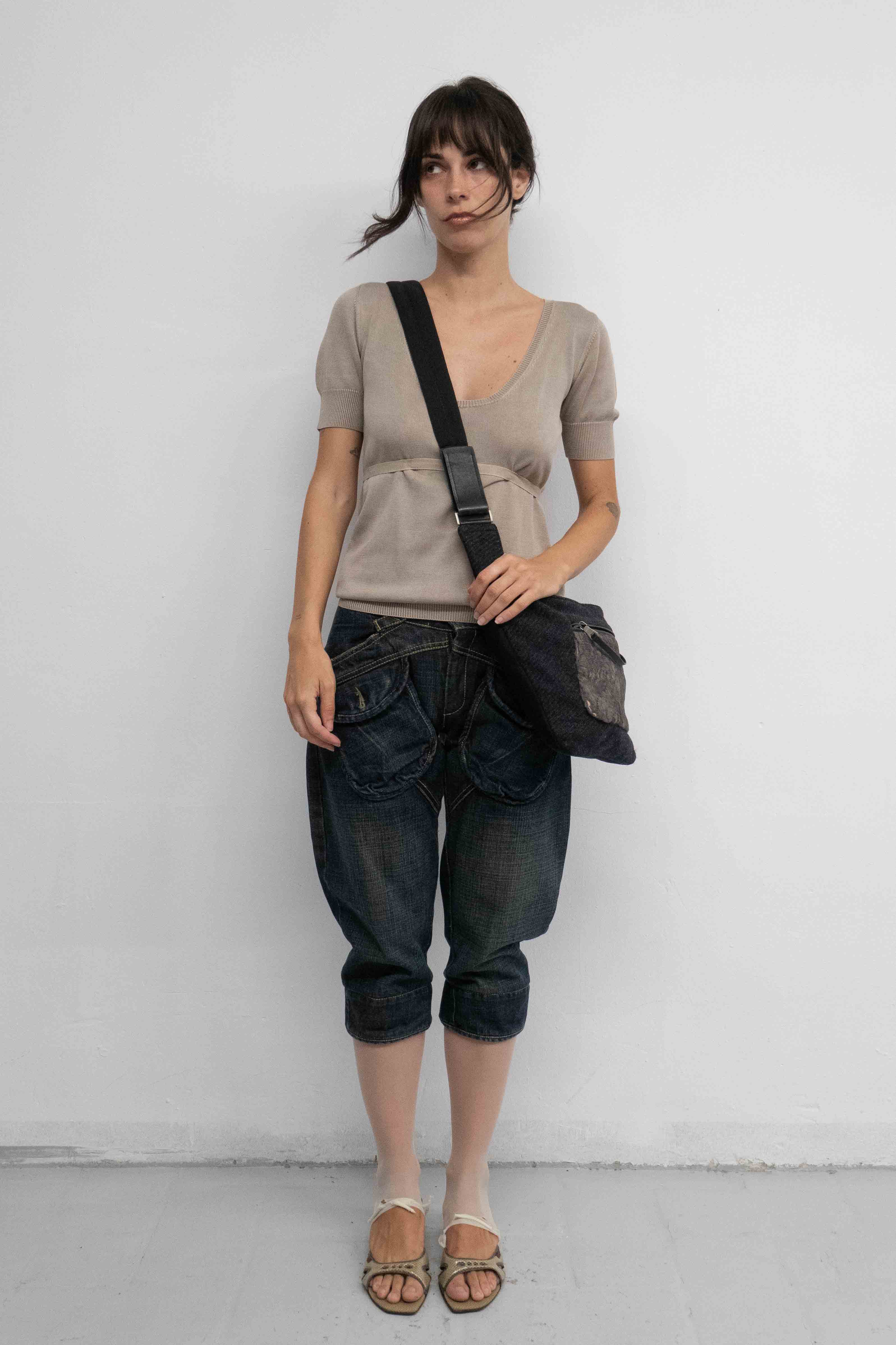 WASHED POCKETS CAPRI JEANS