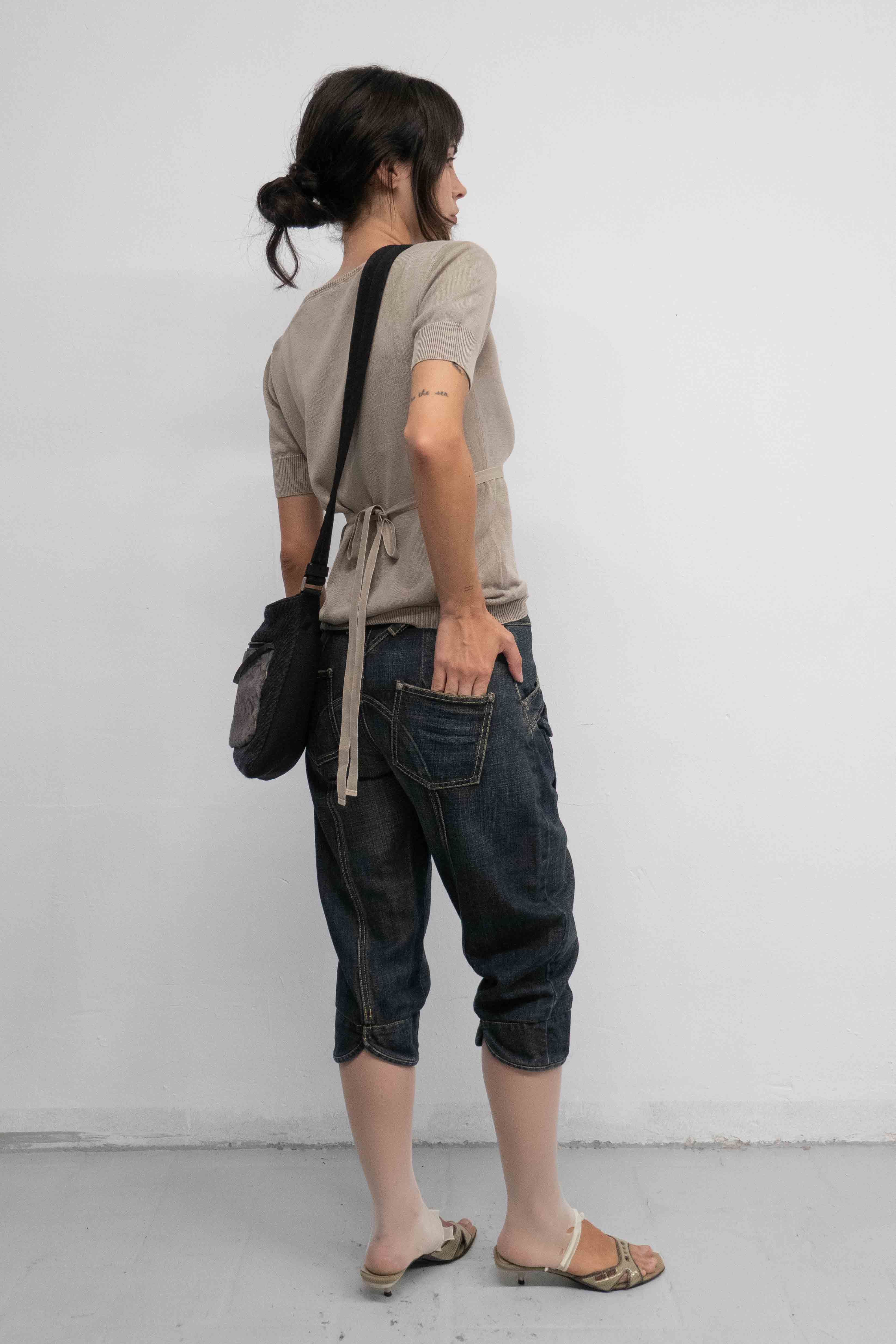 WASHED POCKETS CAPRI JEANS