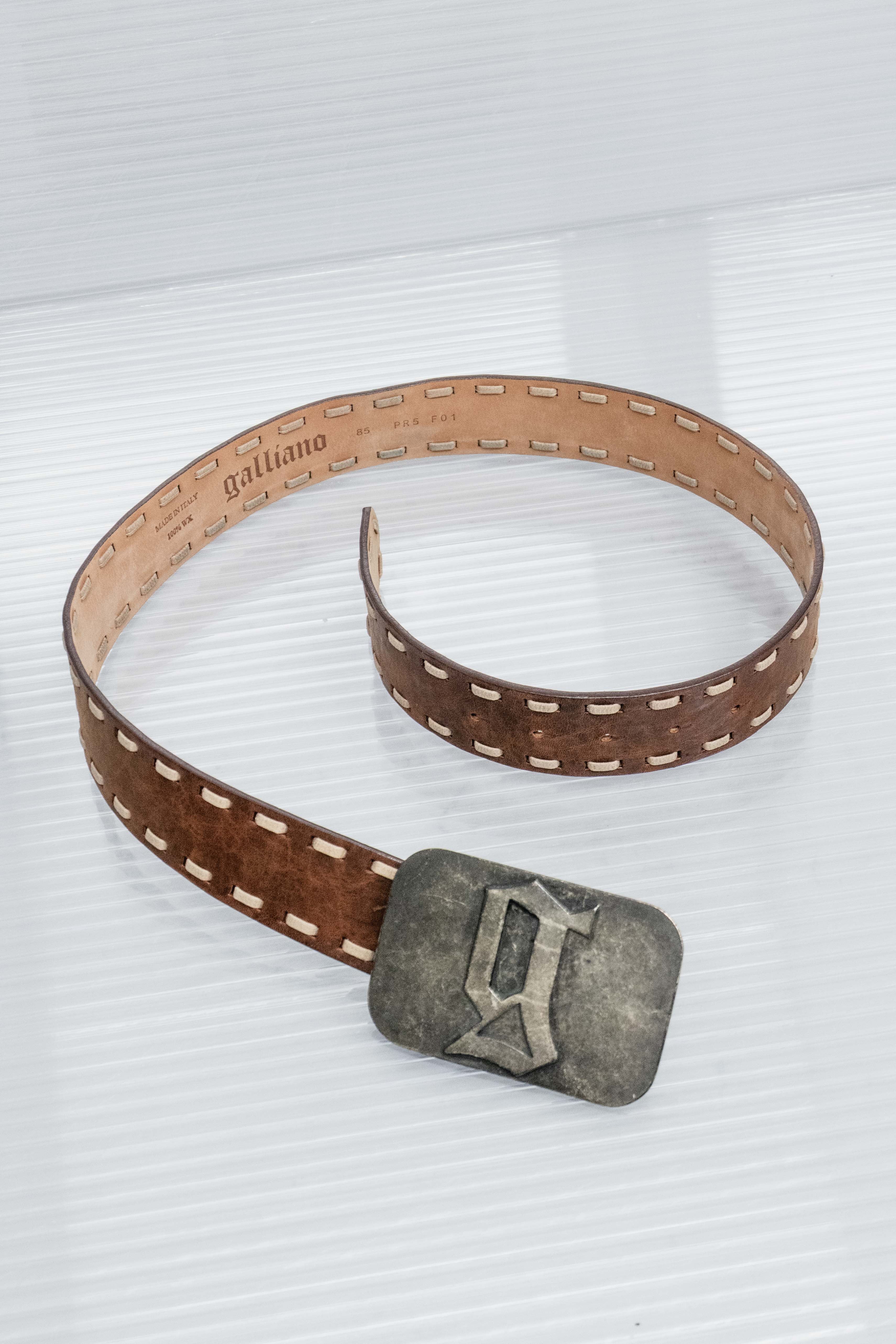 BROWN LACED METAL PLATED BELT