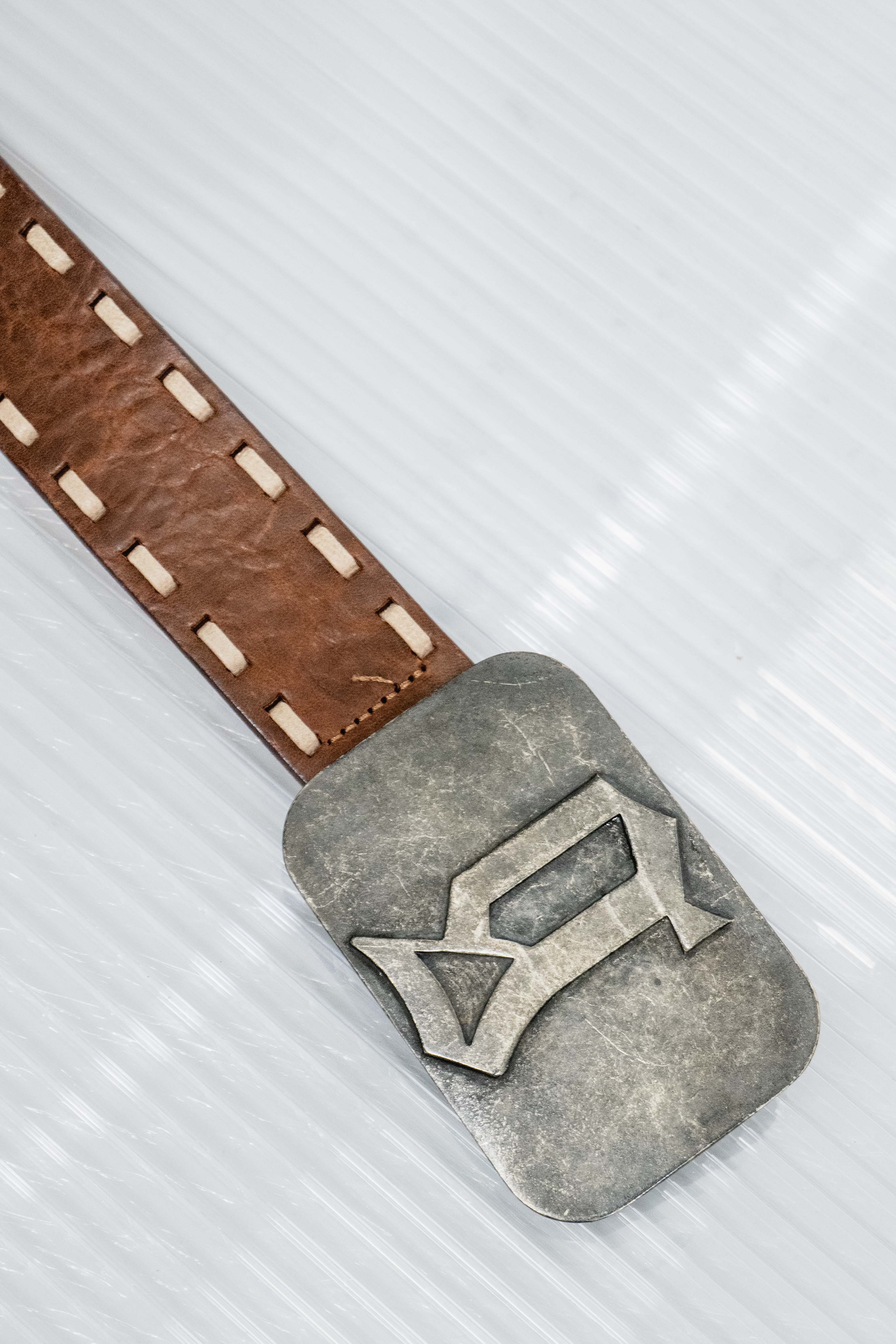 BROWN LACED METAL PLATED BELT