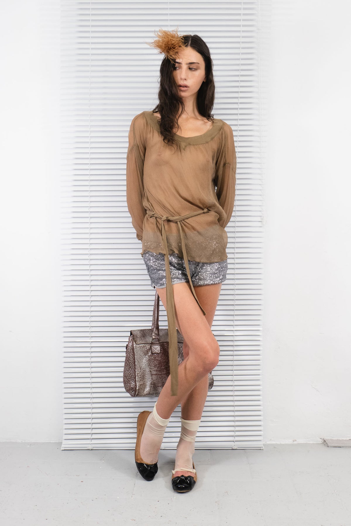 MIU MIU NUDE LEATHER PATENT BOW BALLET FLATS