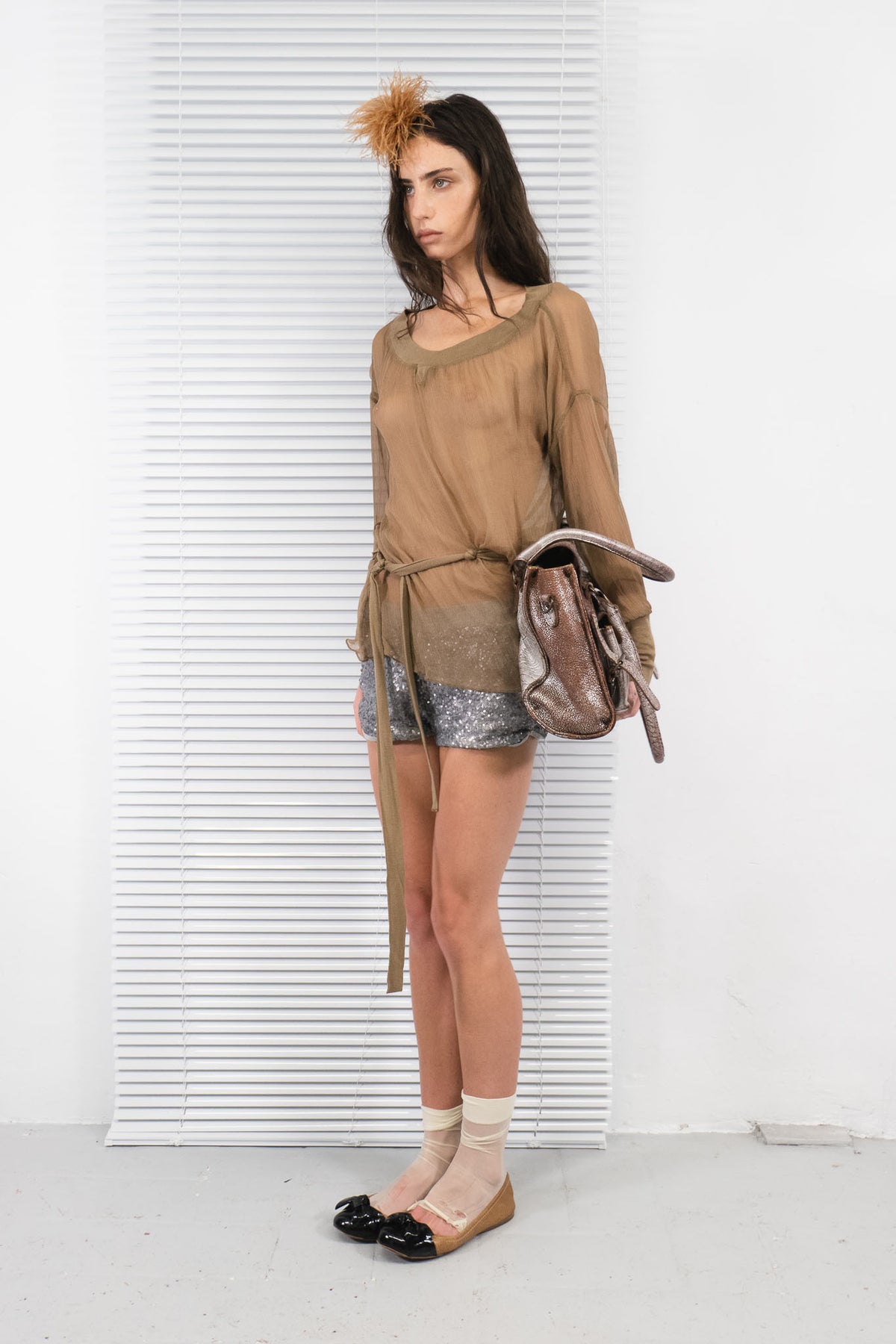 MIU MIU NUDE LEATHER PATENT BOW BALLET FLATS