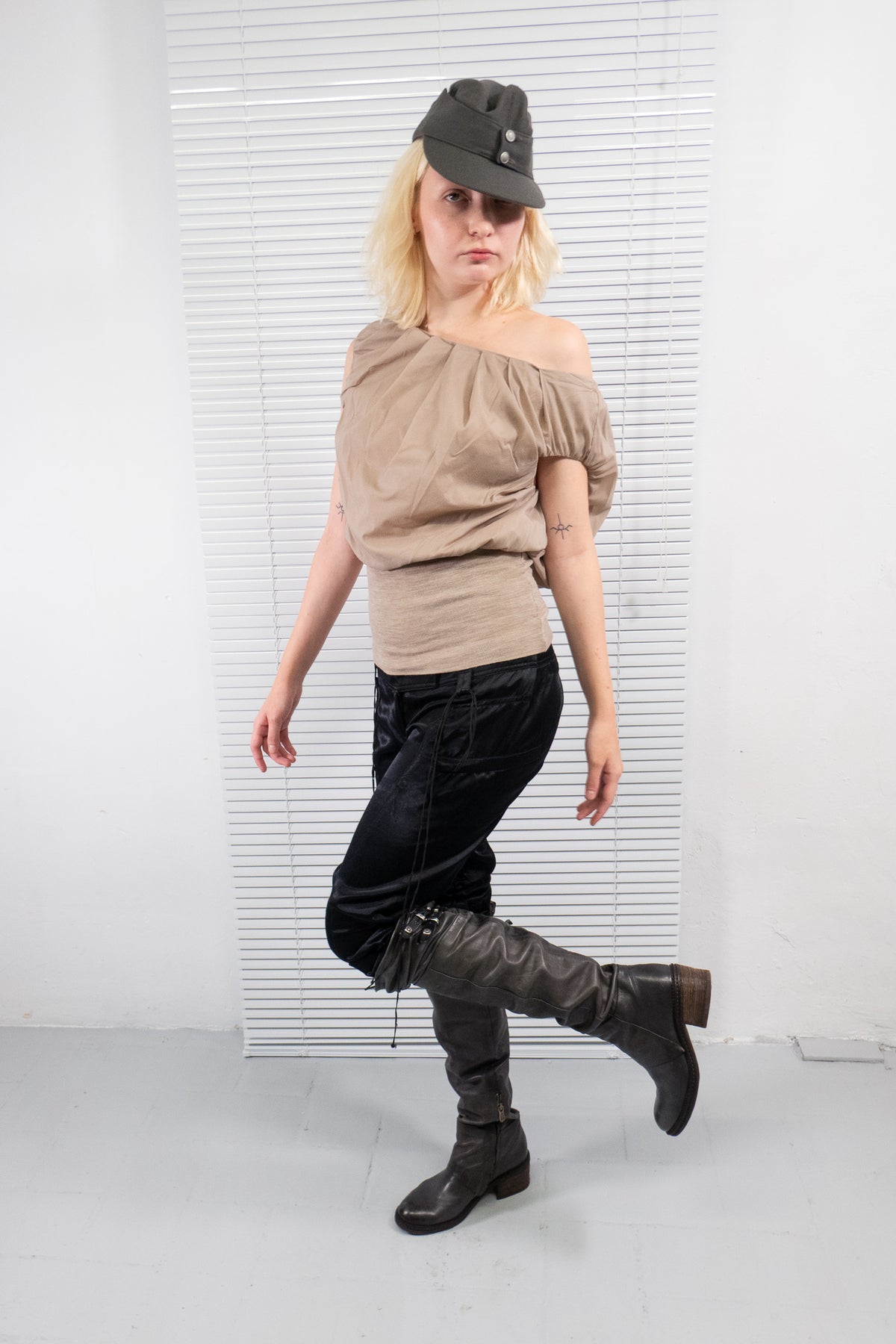 NUDE DRAPED BALLOON TOP