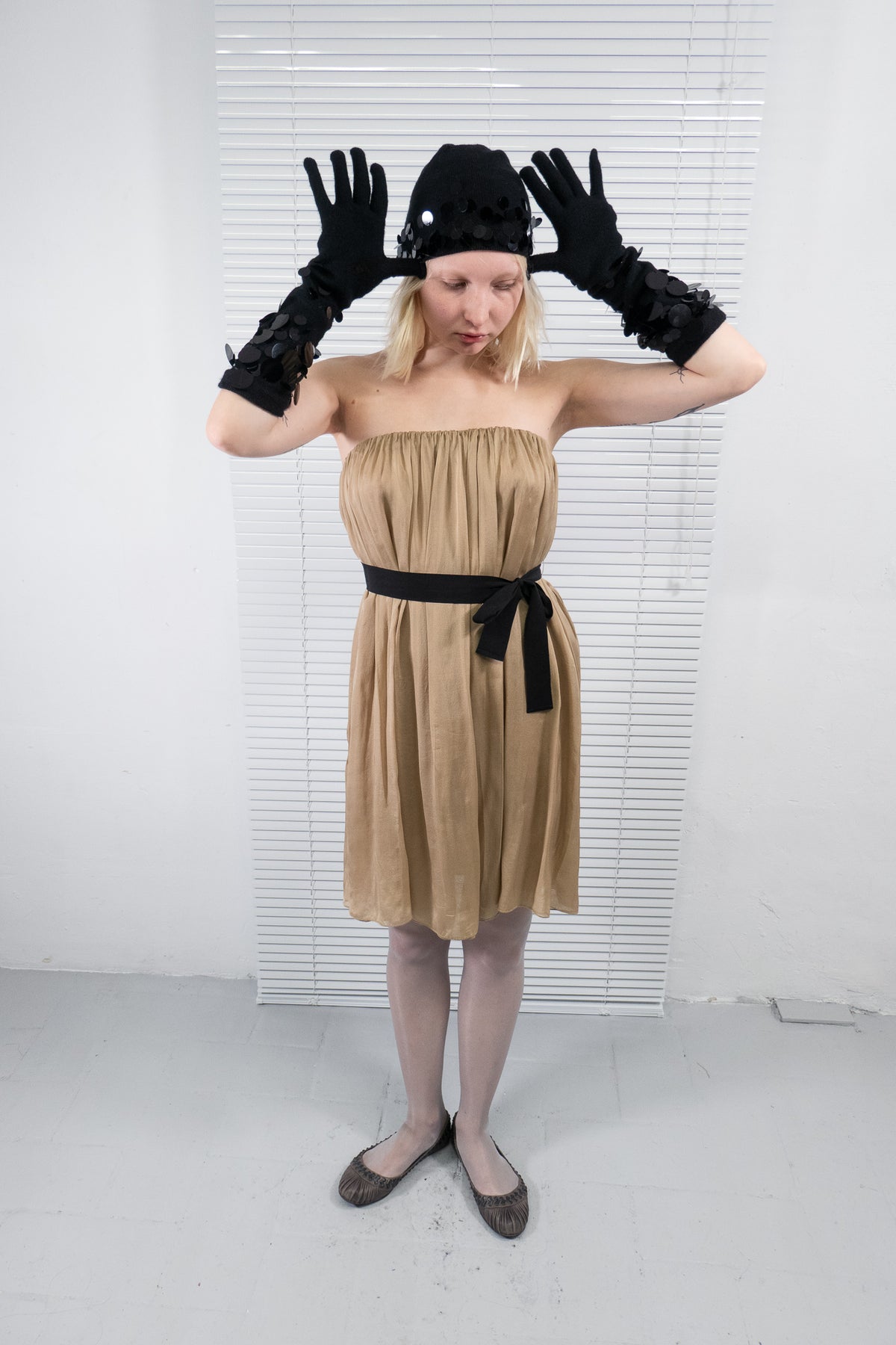 SILK LAYERED STRAPLESS BOW DRESS