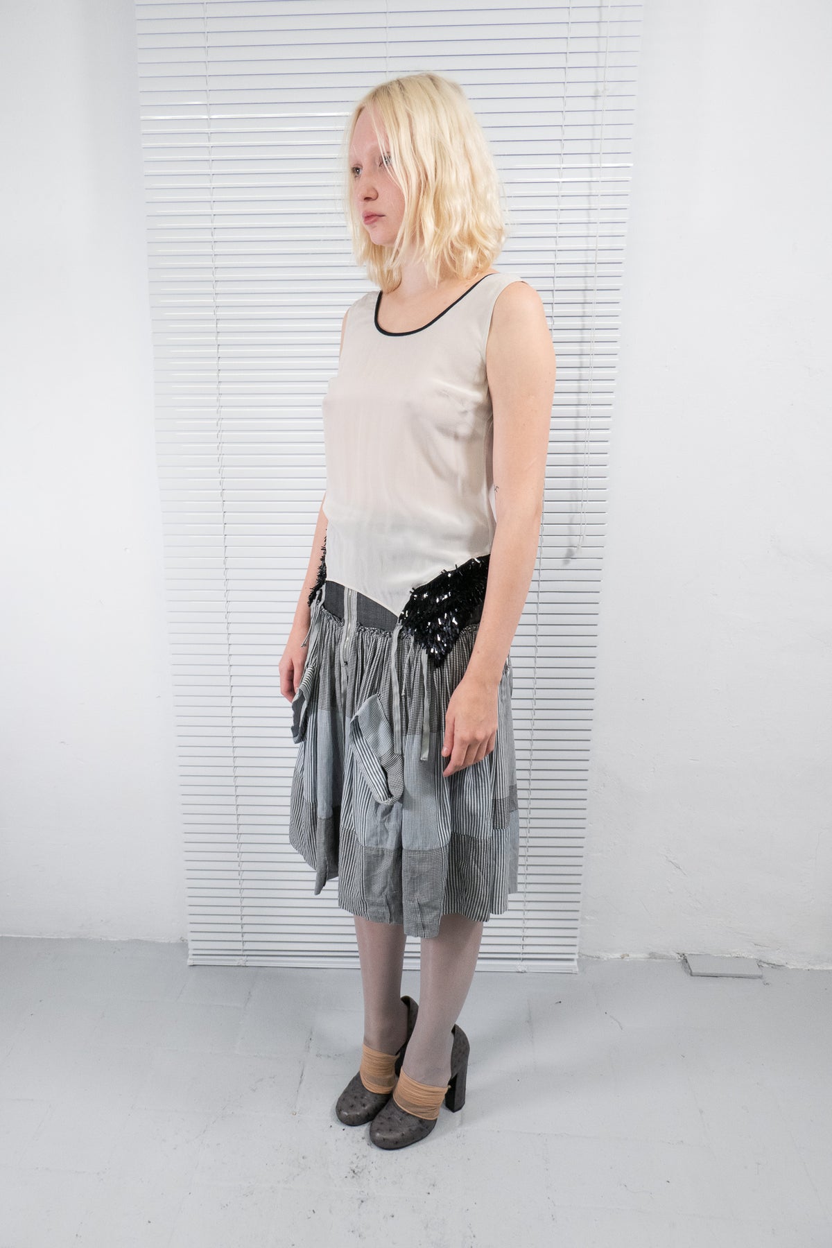 SILK SEQUIN TRIM TOP